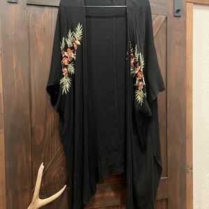 XHILARATION EMBROIDERED KIMONO